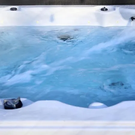 The Den, A Secluded Annex With Hot-Tub & Heating Apartment Long Bredy Exterior photo