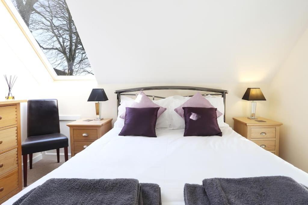 The Den, A Secluded Annex With Hot-tub & Heating *